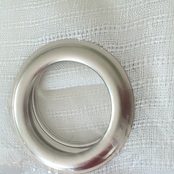 Grommet Curtain from Simons (1 panel) - Picture 3 of 5